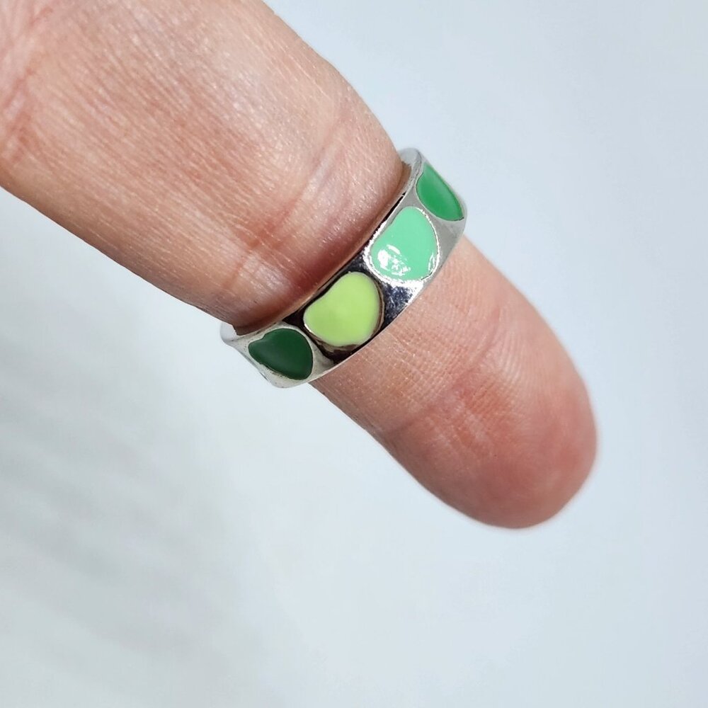 Green Hearts Ring Silver Tone Fashion Jewelry Size 6 Band